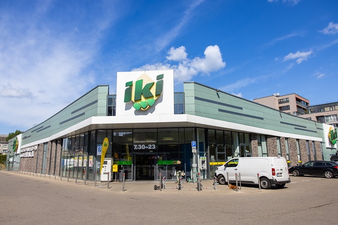 Prekybos tinklas „Iki“ pristatė rekordinę 1000 eurų premiją darbuotojams, kurie sėkmingai rekomenduos kolegą – tai didžiausia tokio pobūdžio išmoka įmonės istorijoje, taikoma gamybos padaliniuose Vilniuje ir Panevėžyje.